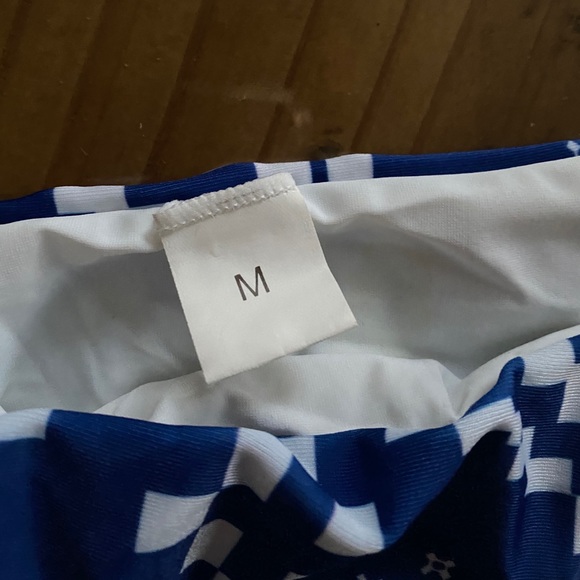 Matching bikini set - Picture 2 of 3